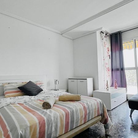 Apartamento Compartido Con Vista Al Puerto Valencia Apartment Exterior foto
